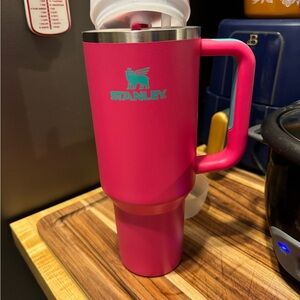 Stanley passion pink 40oz Quencher H2.0